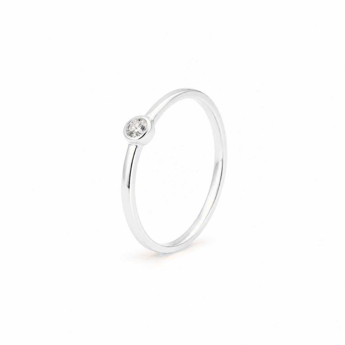 Anillo Elia plata 925 con circonita blanca en engaste redondo, vista frontal