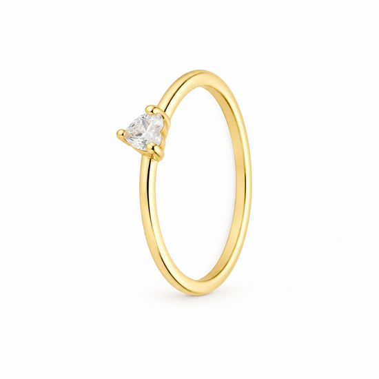 Anillo Heart Muse baño en oro de 18kt con circonita blanca en forma de corazón, vista frontal