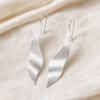 Pendientes Satin Wave Atelier plata